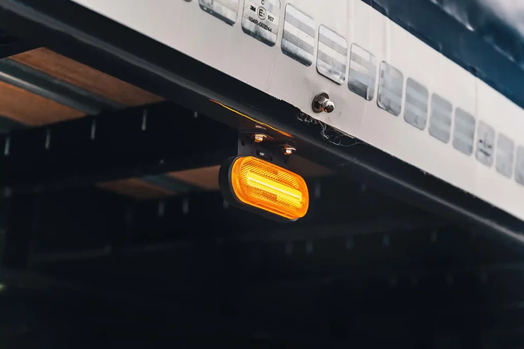 08-Lako-247-Tailor-Steel-trailer-Tralert-LED-verlichting-klein