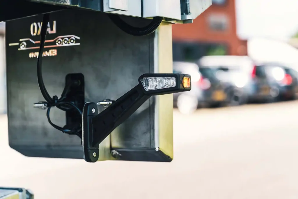 37-Lako-247-Tailor-Steel-trailer-Tralert-LED-verlichting-klein