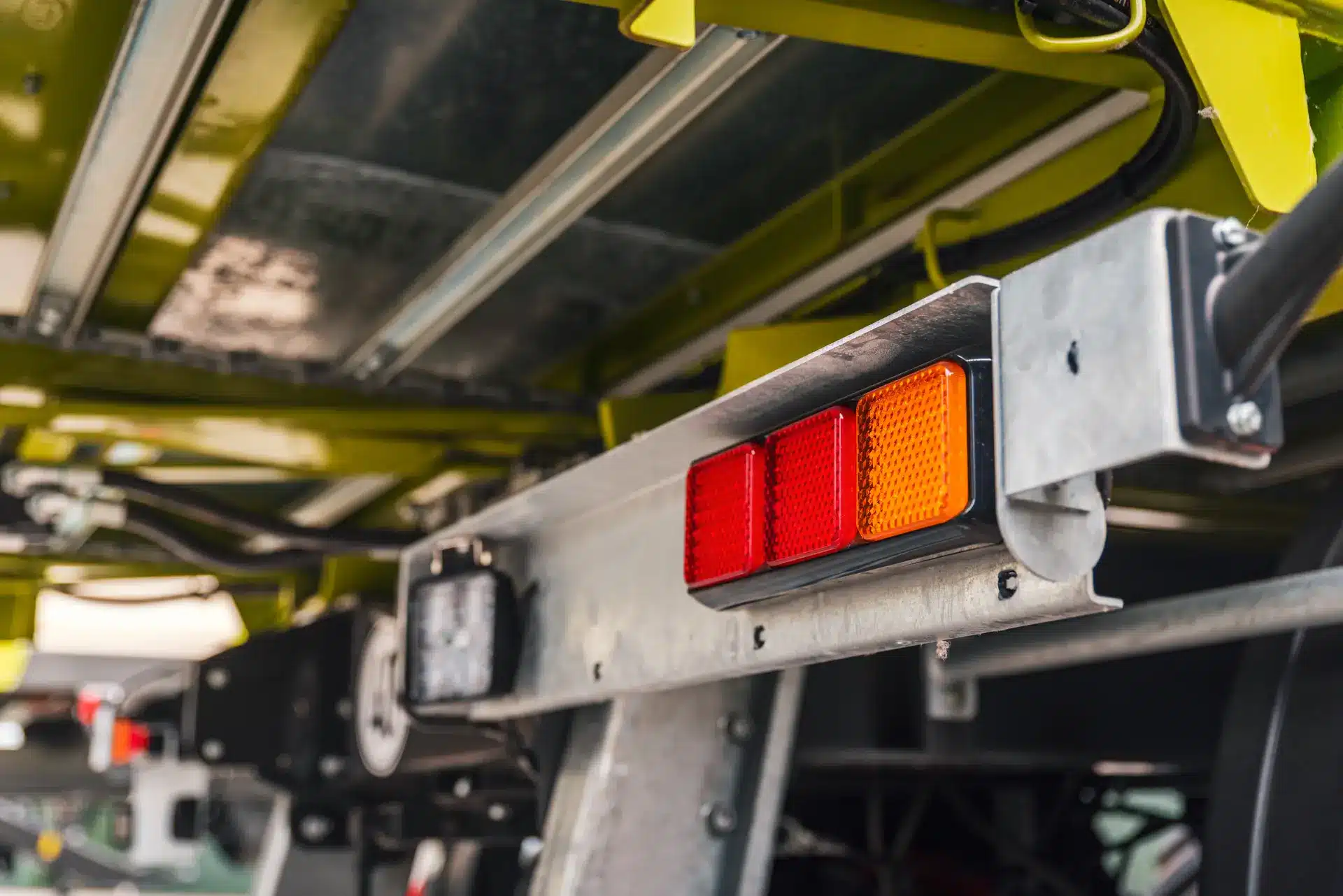 Reesink-werktuig-Tralert-achterlichten