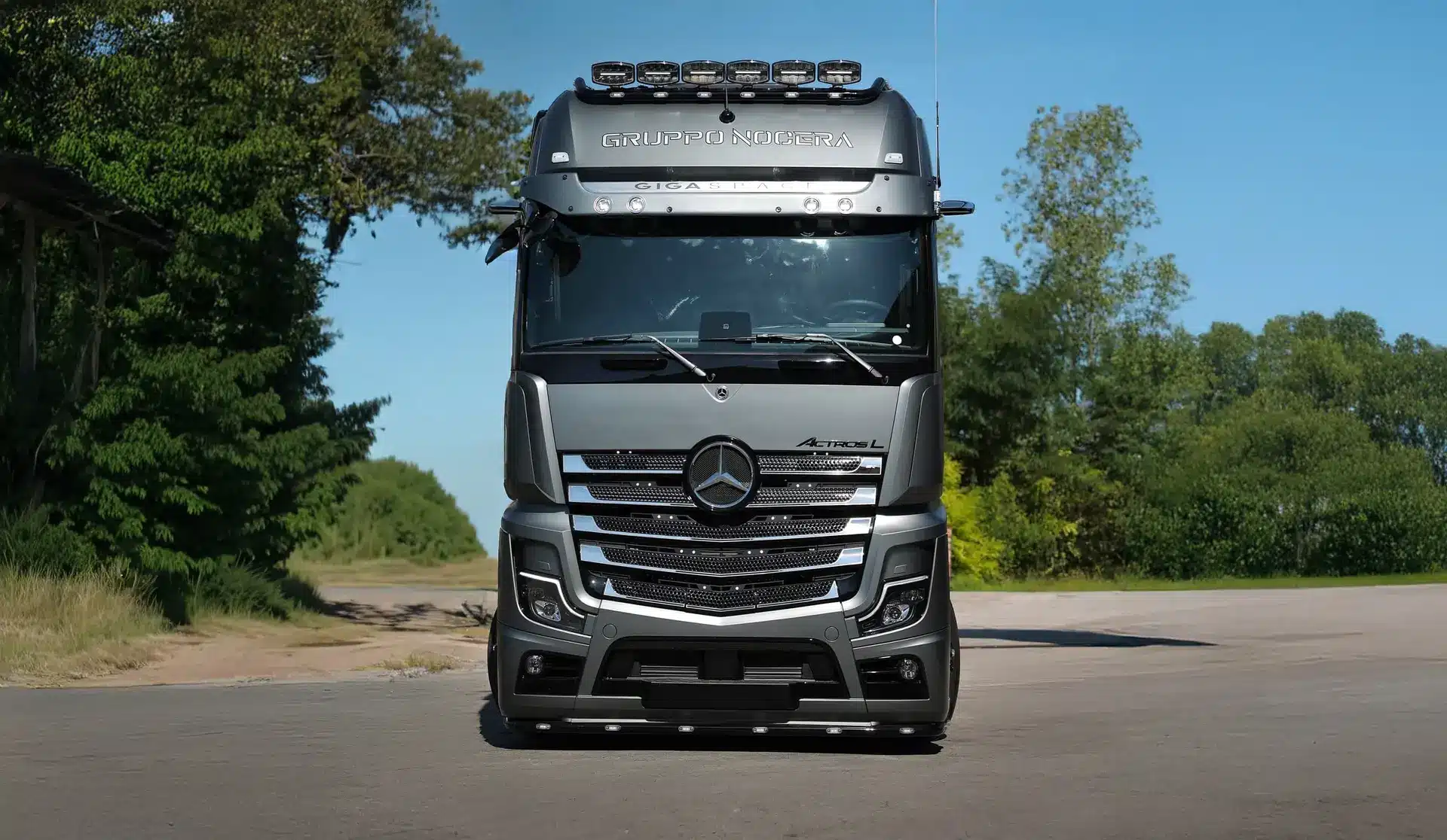 Rino-1-mercedes-banner