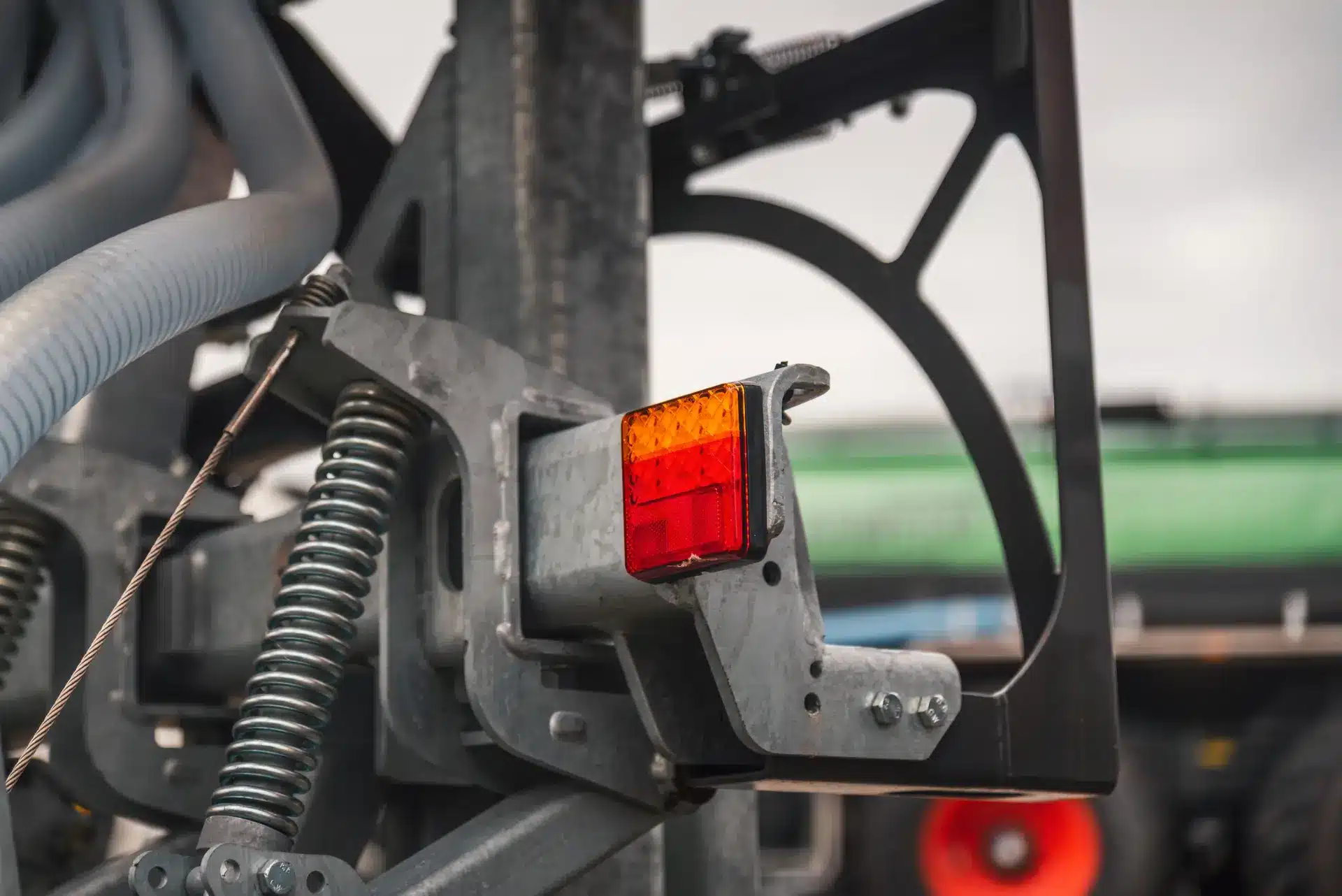 werktuig-Reesink-Production-Tralert-achterlichten