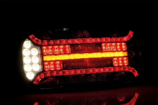 Rechts | LED achterlicht met driehoek reflector | 12-24v | VC-3102-FT-610 P LED DI-VC-3102-3