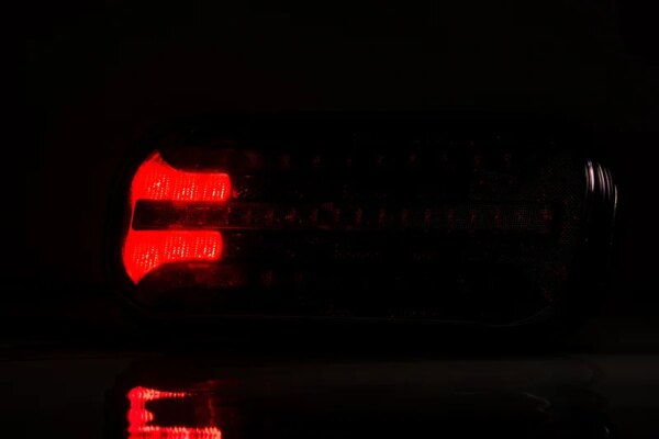 LED achterlicht met dynamisch knipperlicht | 12-24v | 5-PIN | VC-2300B5-FT-230 NT PM LED DI BAJONET 5PIN-VC-2300B5-6