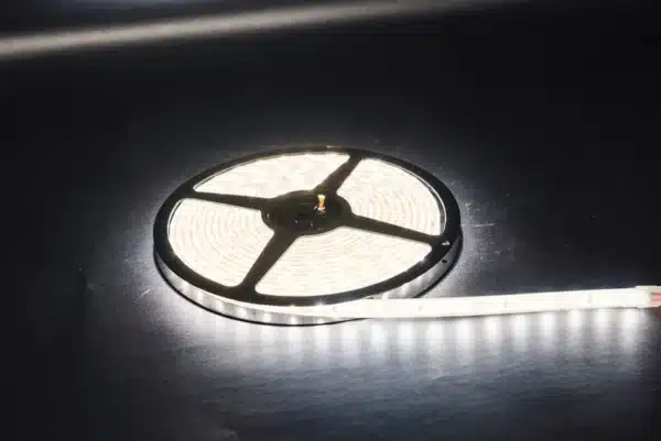 LED strip 50m rol / 24v / 1200lm per meter / 6000K / IP68 - Afbeelding 5