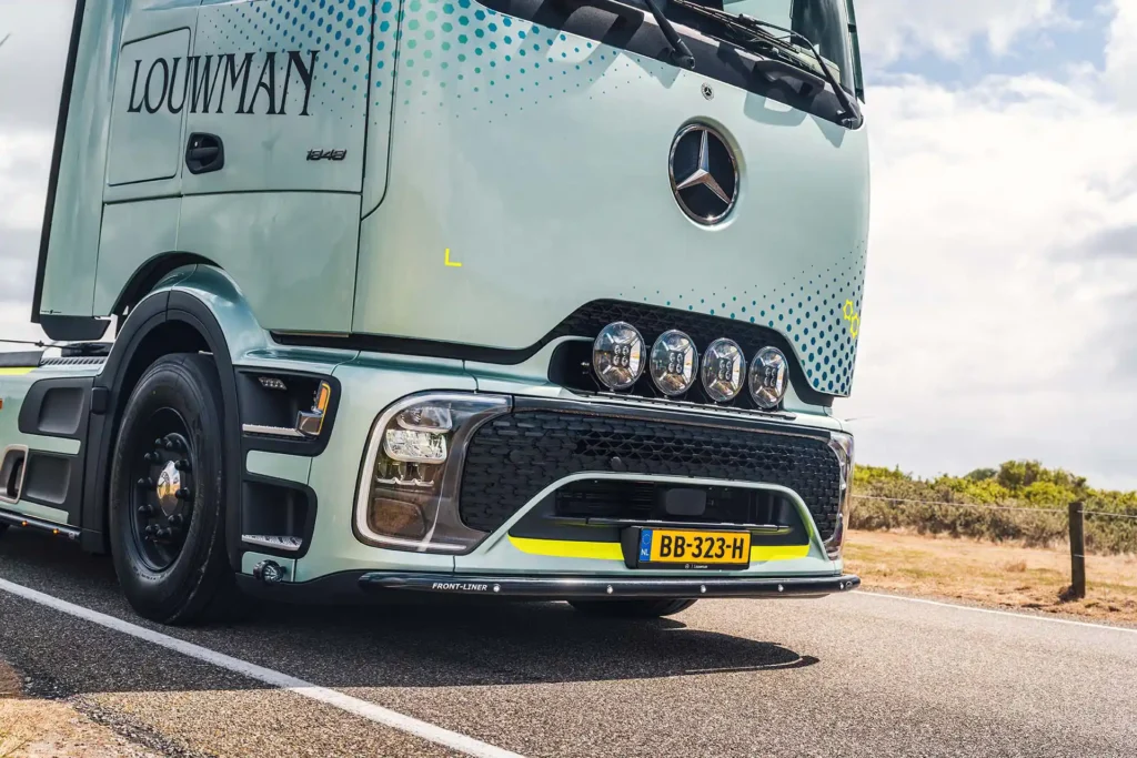 066-Louwman-Mercedes-Benz-Actros-Demo-klein