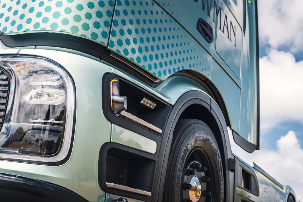 125-Louwman-Mercedes-Benz-Actros-Demo-klein