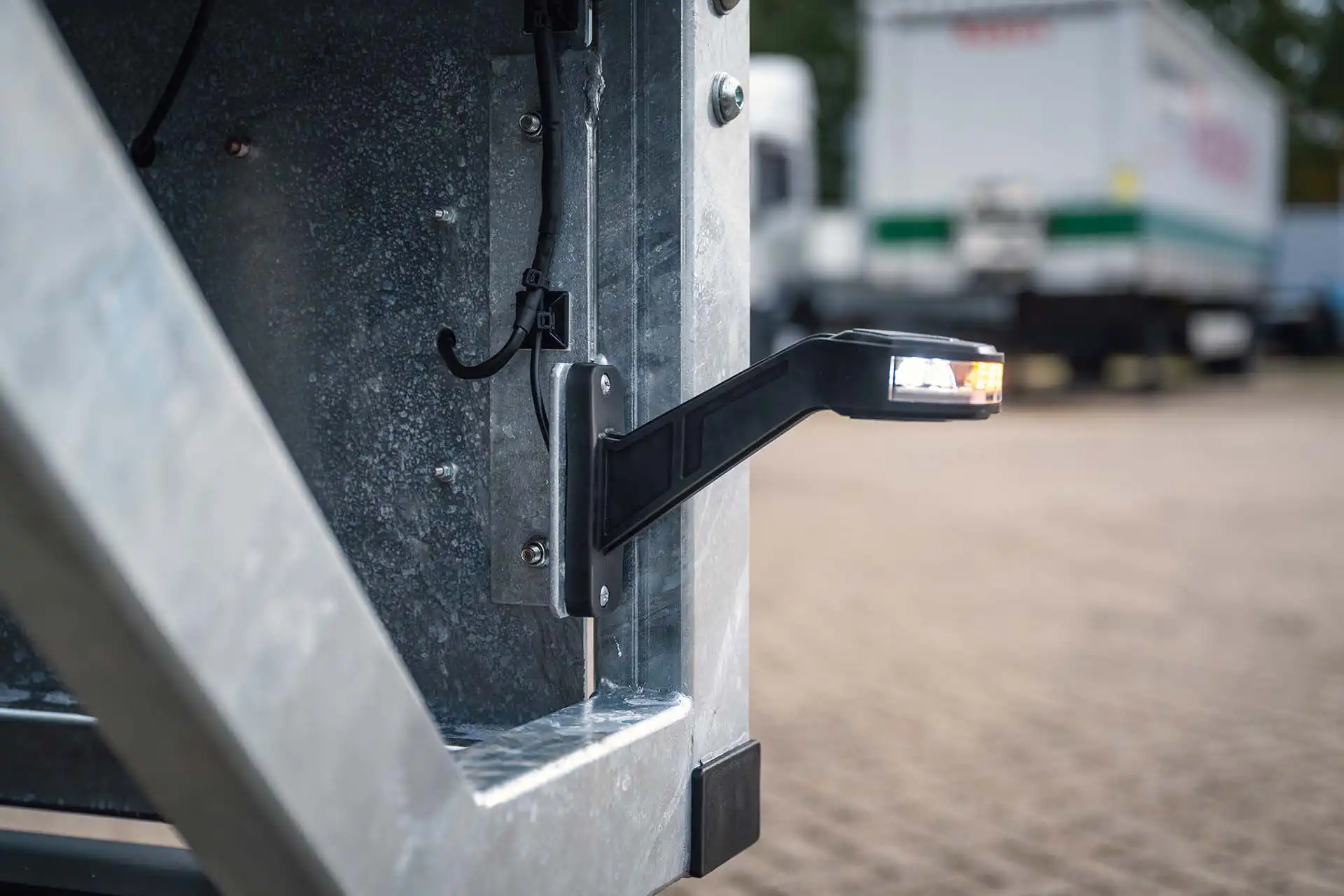 24-Van-Wees-Trailer-Service-klein