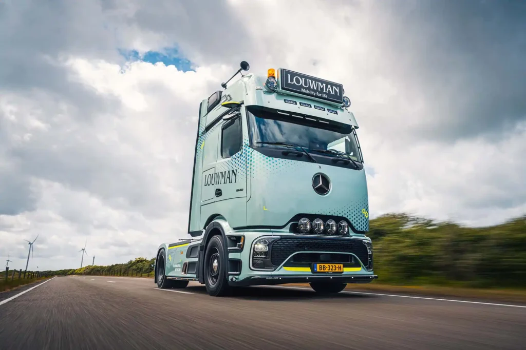 242-Louwman-Mercedes-Benz-Actros-Demo-klein