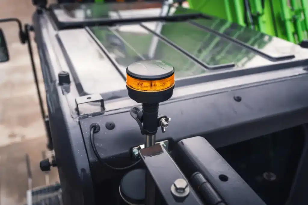 De-Heus-XCMG-XE270EV-1 (2)