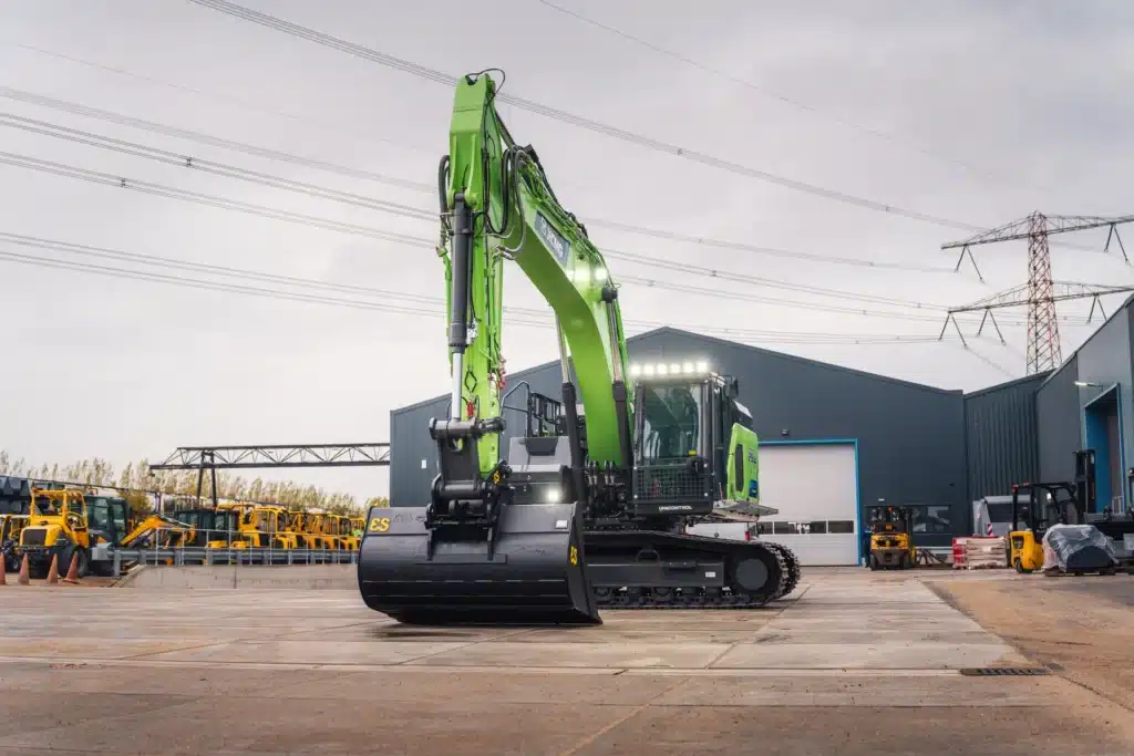 De-Heus-XCMG-XE270EV-1 (4)