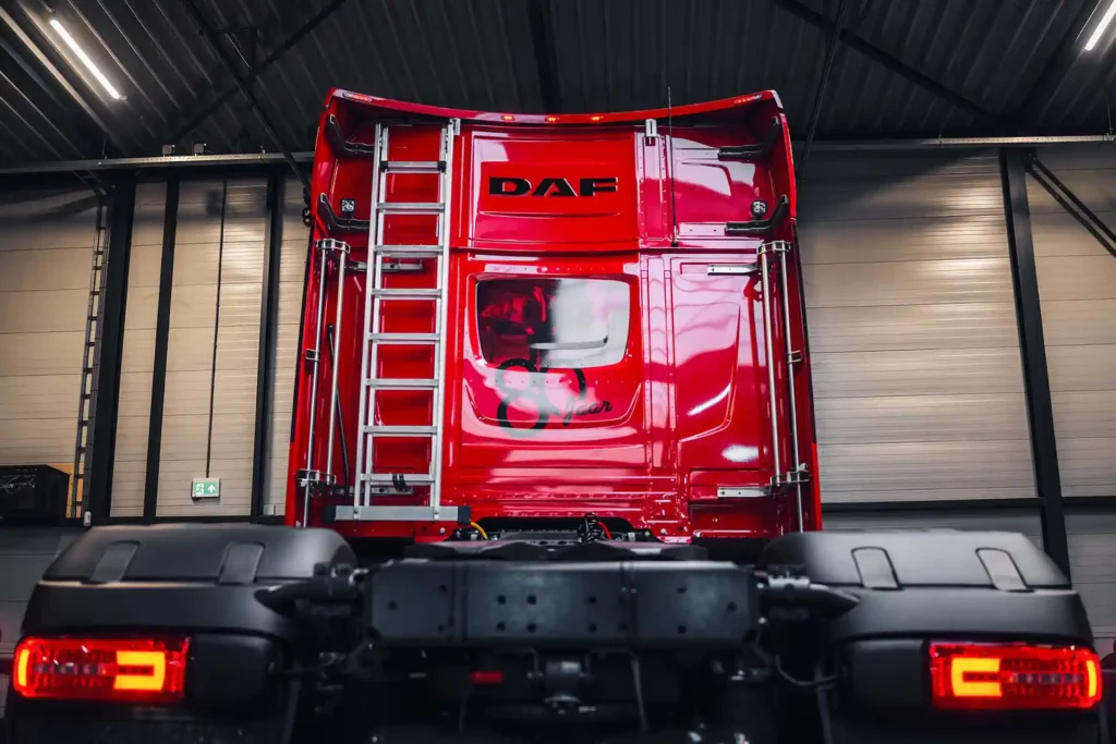 29-St-vd-Brink-80-jaar-DAF-TRALERT-klein