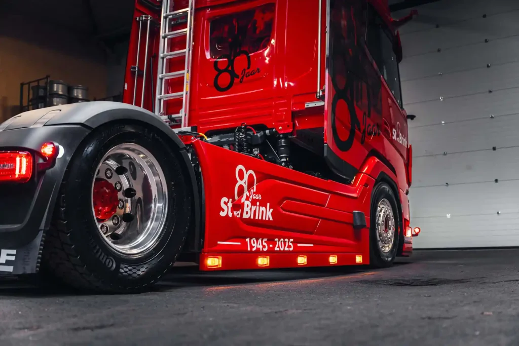 33-St-vd-Brink-80-jaar-DAF-TRALERT-klein