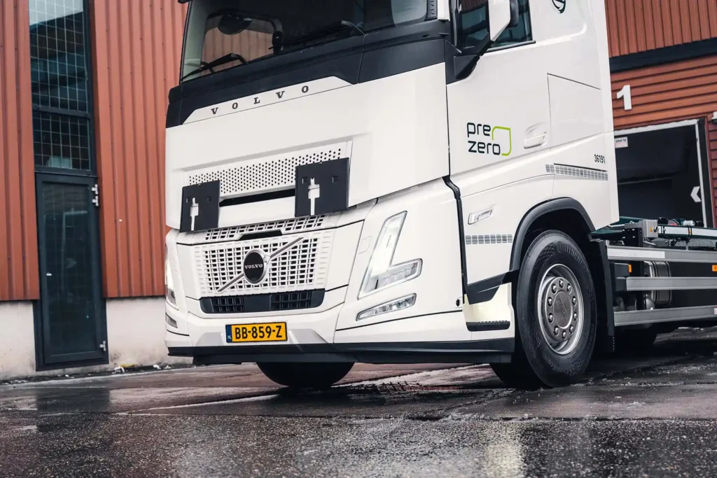 012-Prezero-Volvo-FH-Aero-TRALERT-klein