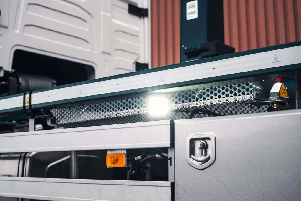 020-Prezero-Volvo-FH-Aero-TRALERT-klein